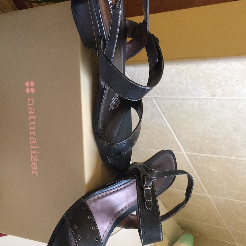 Low heel sandal